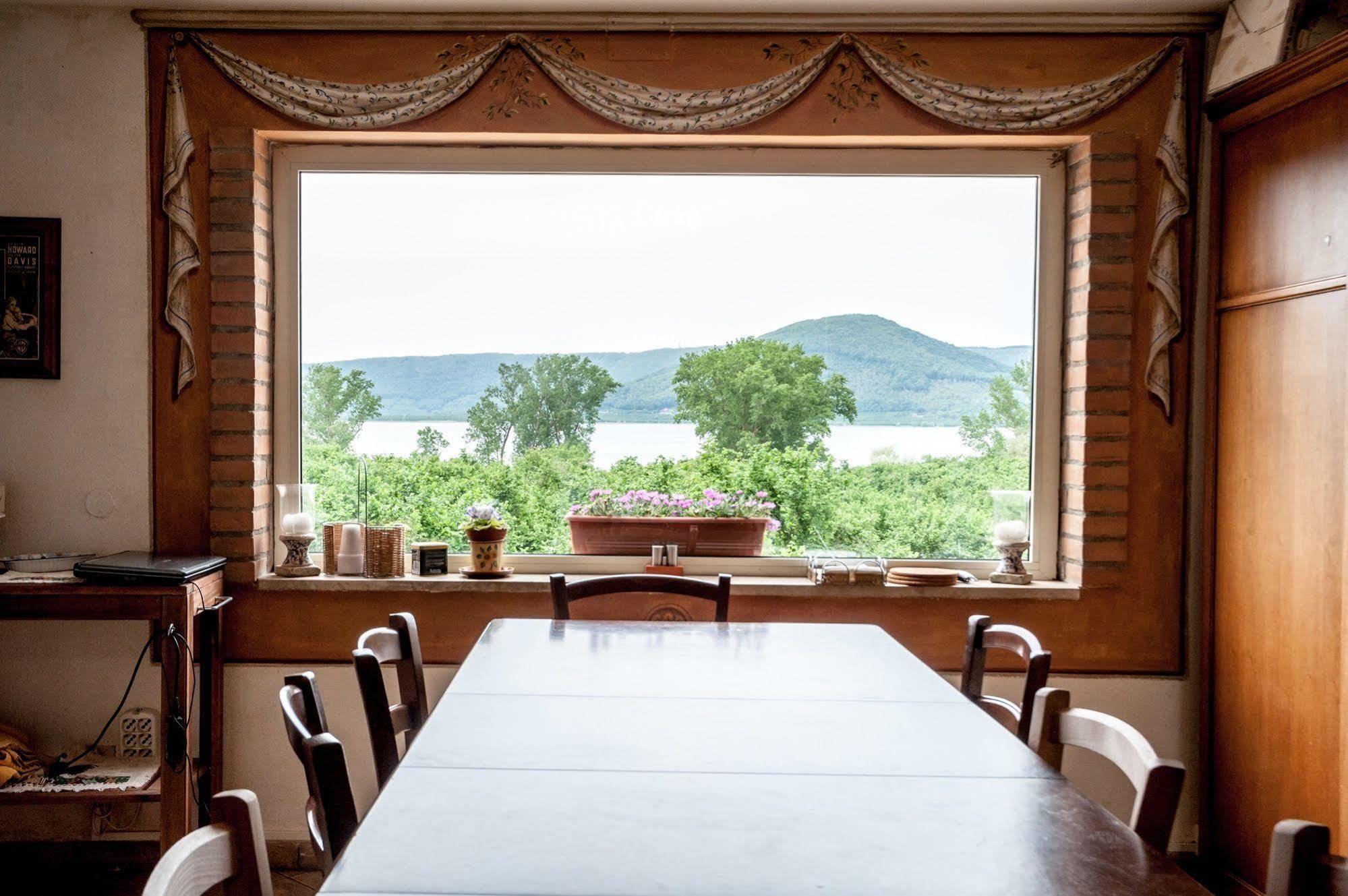 La Finestra Sul Lago 론시글리오네 외부 사진